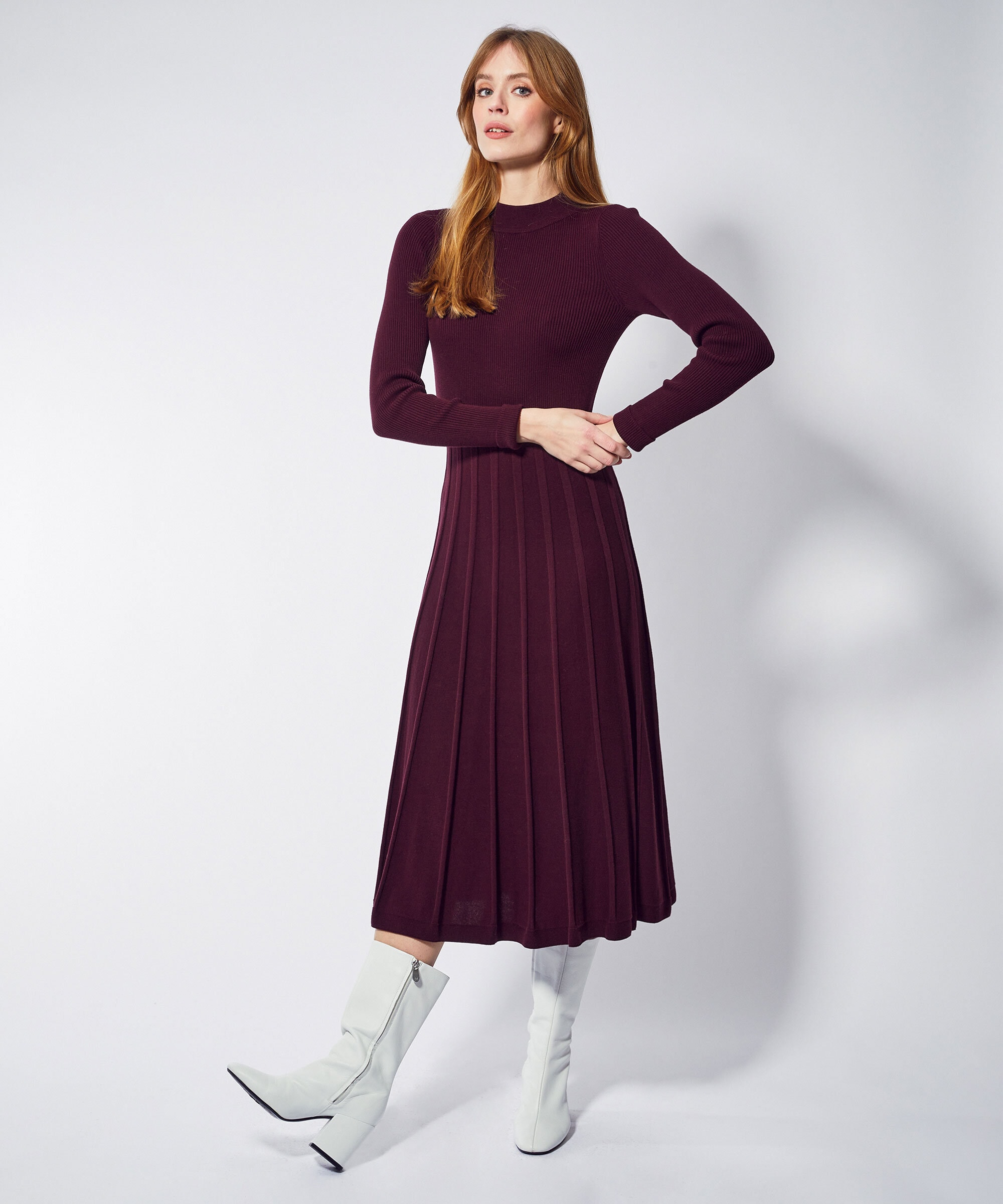 https://www.jumperfabriken.com/pub_docs/files/Joanne-dress-burgundy-1.jpg