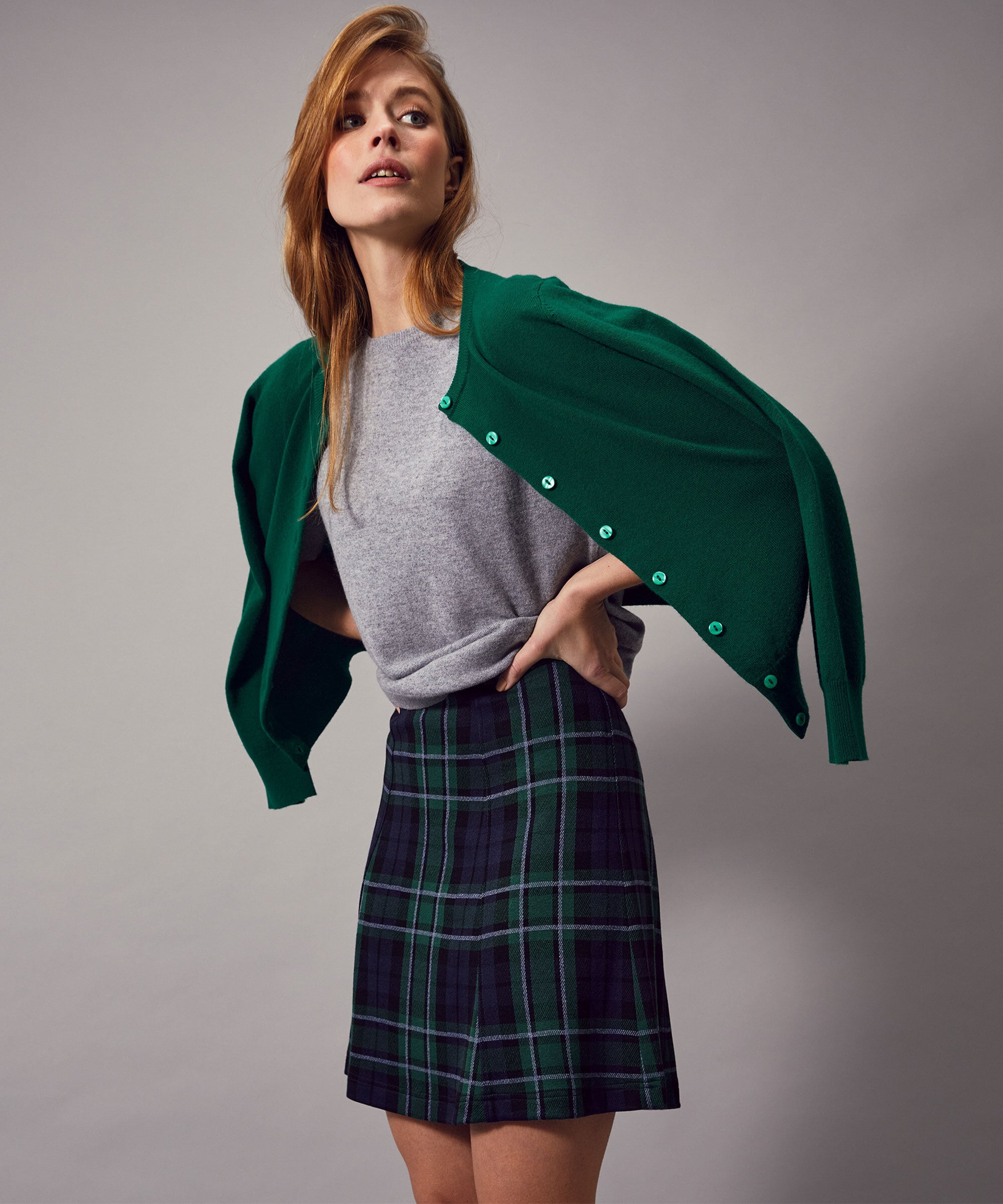 https://www.jumperfabriken.com/pub_docs/files/Macie-skirt-green5.jpg