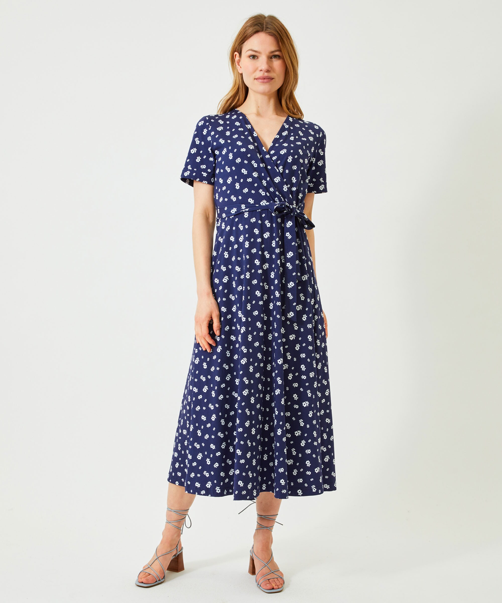 Dolly Dress Navy - Floral Wrap Dress in cotton blend | Jumperfabriken.com