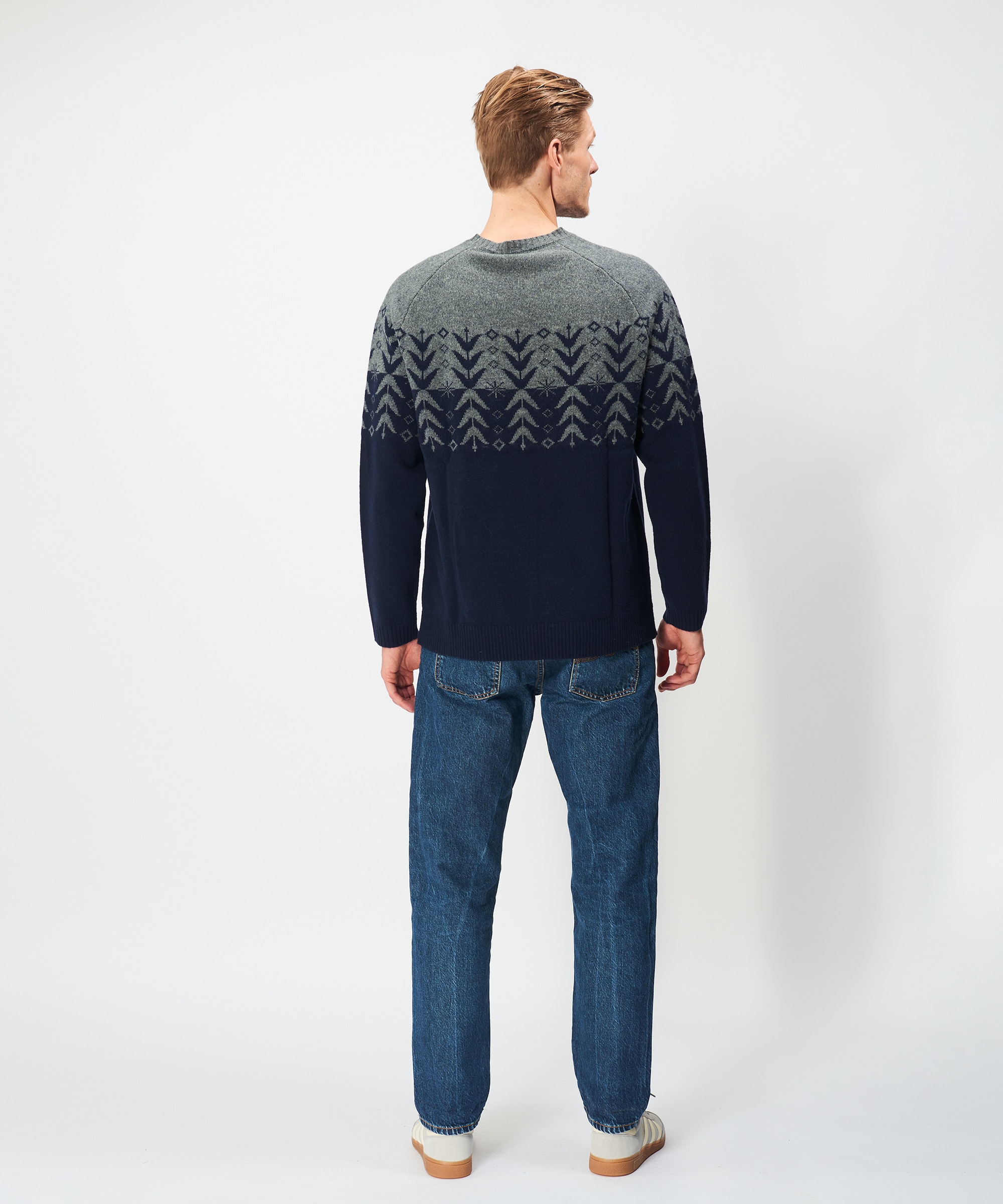 Erik Jumper Navy